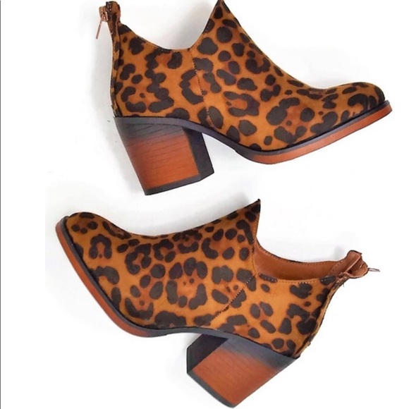 Shoes - 5⭐️LEAPORD BOOTIES BACK ZIPPER- Shoe